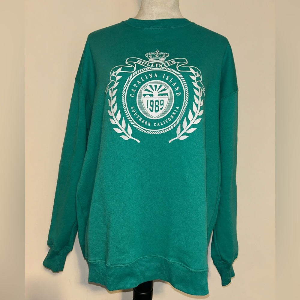 Oversized Crewneck Sweatshirt - Picture 2 of 4
